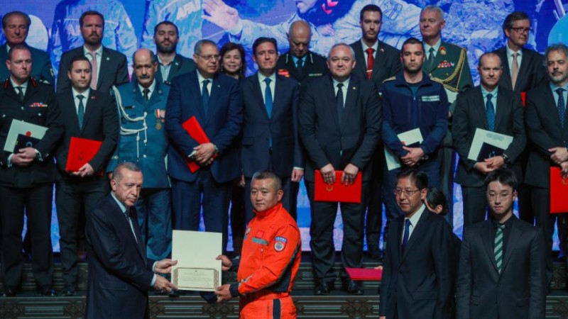 Türkiye presents state medals to domestic, foreign rescue teams for quake efforts