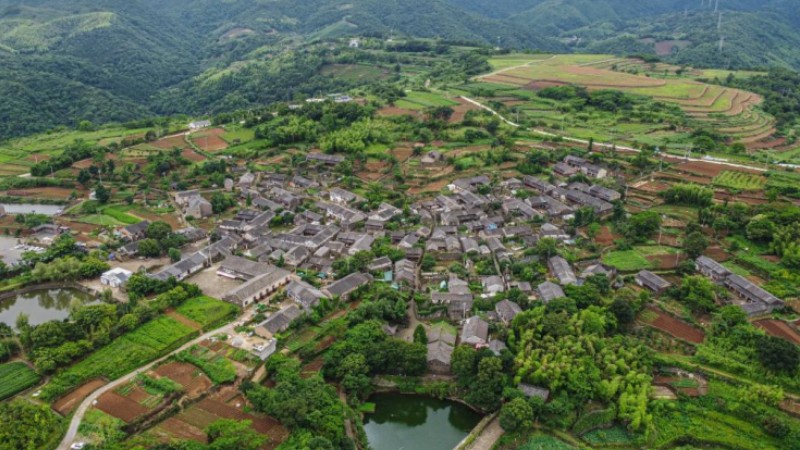 Zhejiang makes great efforts to protect natural environment, traditional culture