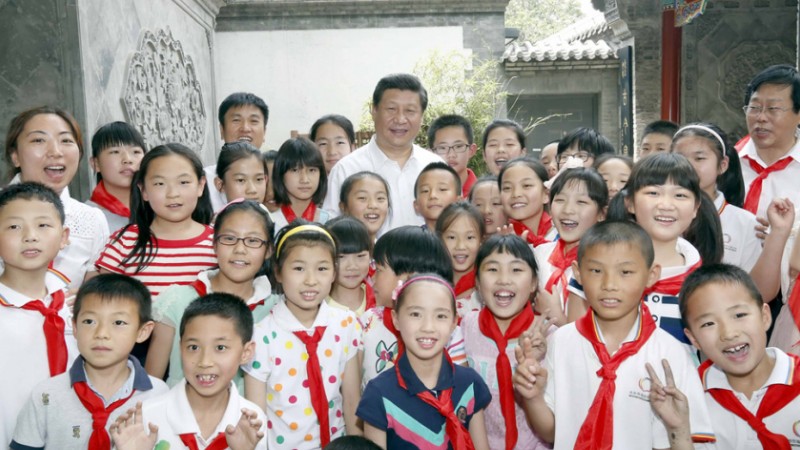 Children's group photos with President Xi