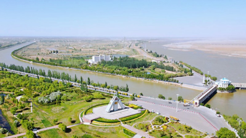 Xi inspects Bayannur in North China's Inner Mongolia