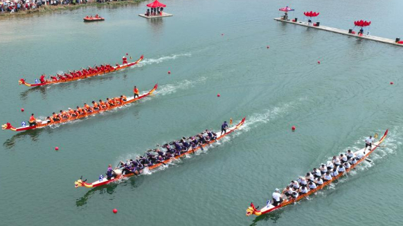 Races held across the country to celebrate the coming Dragon Boat Festival