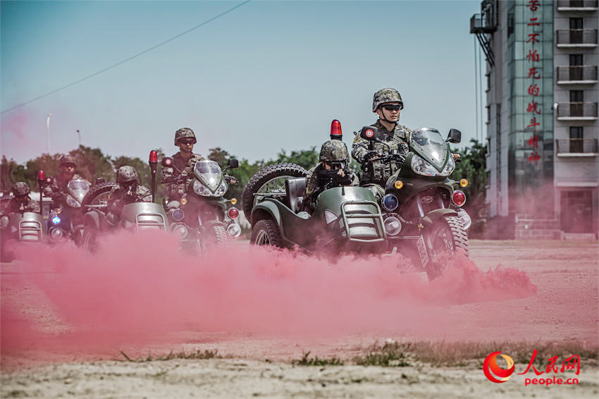 Armed police soldiers take part in driving training in N China's Tianjin