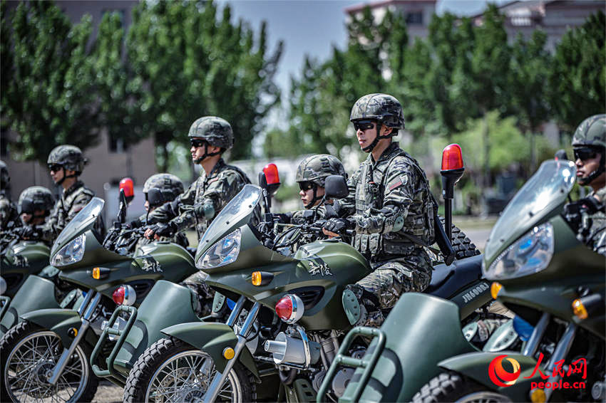 Armed police soldiers take part in driving training in N China's Tianjin