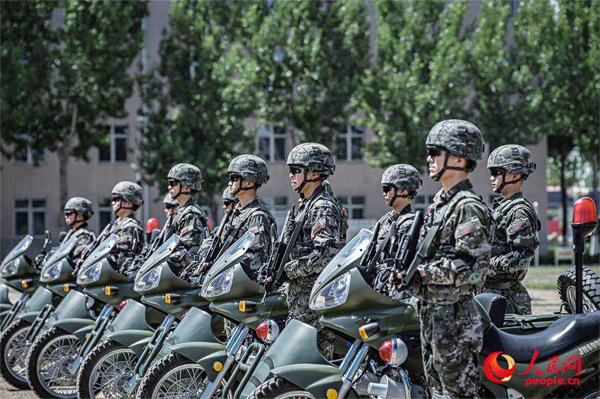 Armed police soldiers take part in driving training in N China's Tianjin