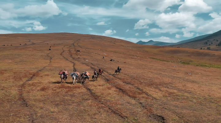 Kazakh herders' epic seasonal migration in NW China's Xinjiang
