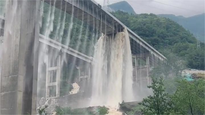 Viaduct or waterfall?