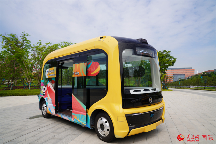 New energy self-driving buses debut at Chengdu Universiade Village