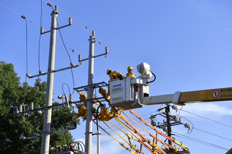 State Grid carries out extensive power distribution network inspection, maintenance project in C China's Hunan