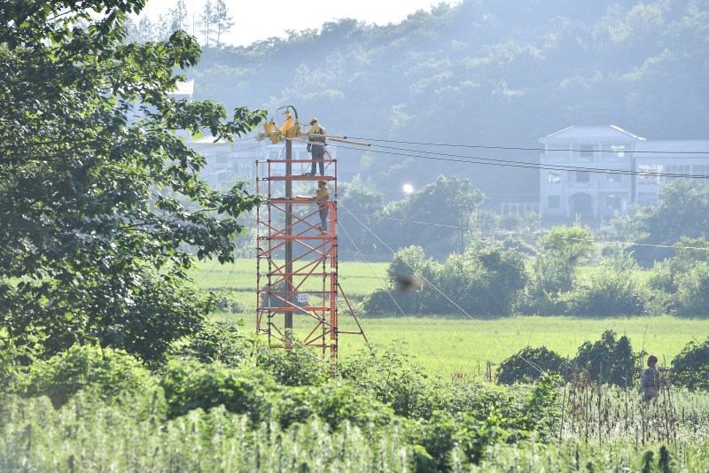 State Grid carries out extensive power distribution network inspection, maintenance project in C China's Hunan