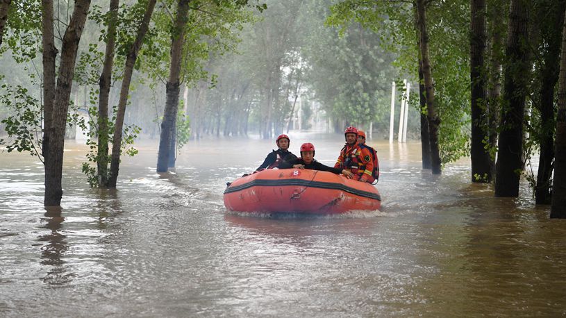 Rescue underway in flood-hit Zhuozhou City