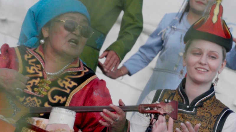 Melodies of the grasslands: Dancing and singing to Mongolian short-tune folk songs