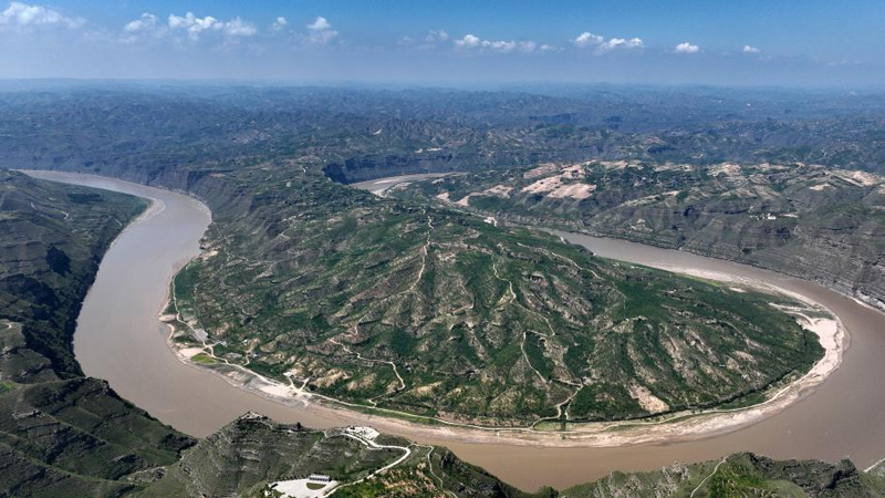 Scenery of Yellow River turning in border area between Shanxi and Shaanxi