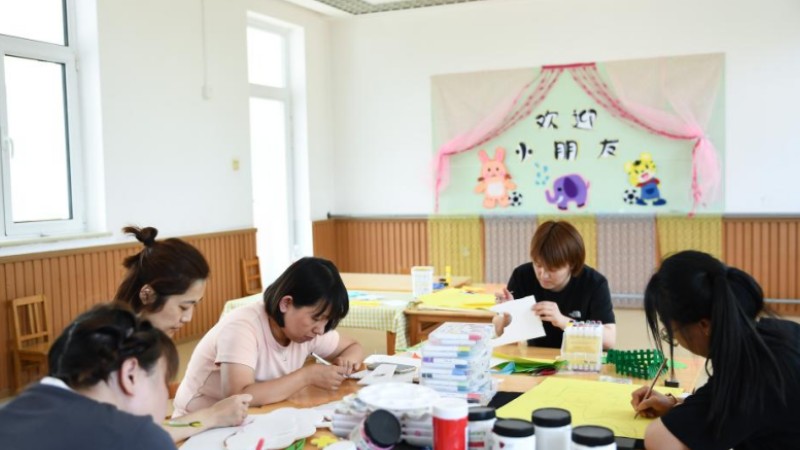 Schools carry out post-disaster reconstruction in Beijing