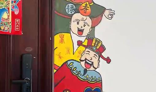 Art student invites good fortune with lucky door mural