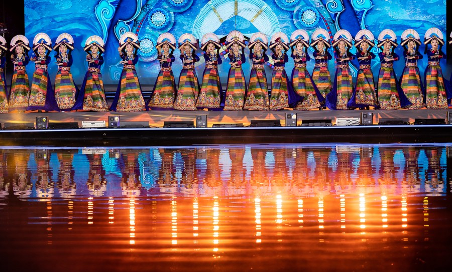 Shoton Festival injects new vitality into Tibet's tourism