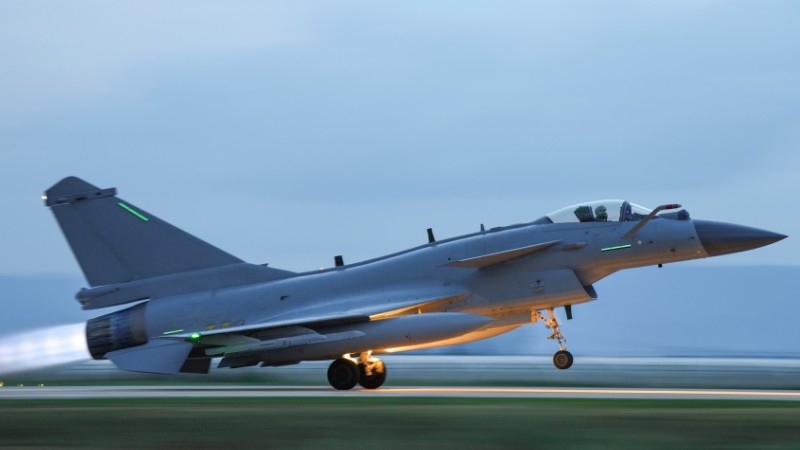 J-10 fighters leave for 24-hour flight training