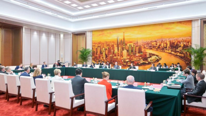 Chinese FM meets Australian delegation, calls for enhanced cooperation