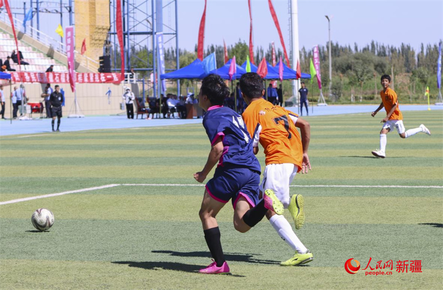 Friendly youth football tournament held in Kashgar, NW China's Xinjiang