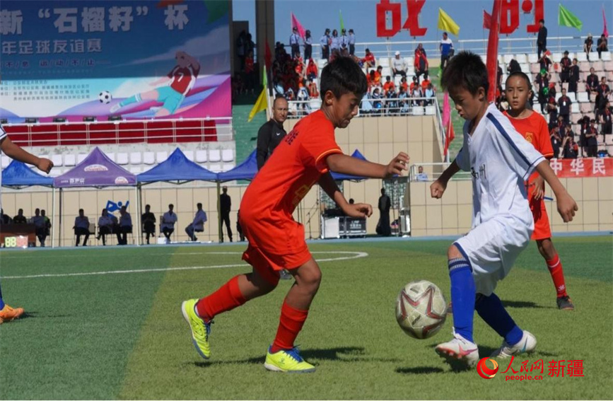 Friendly youth football tournament held in Kashgar, NW China's Xinjiang