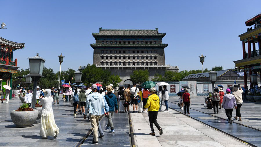 City walk helps boost consumption in China