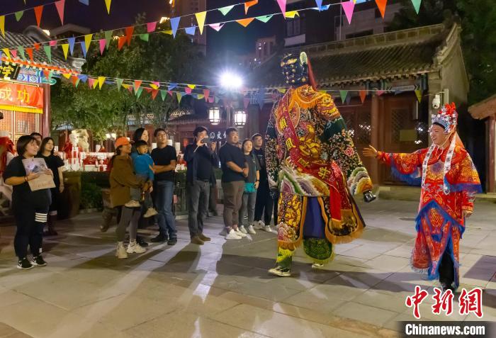 Museums in N China's Tianjin offer night tours, attract visitors with immersive events