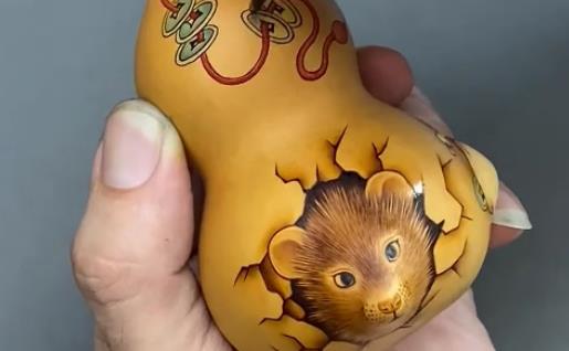 Trending in China | The art of calabash pyrography: Intricate designs on bottle gourds