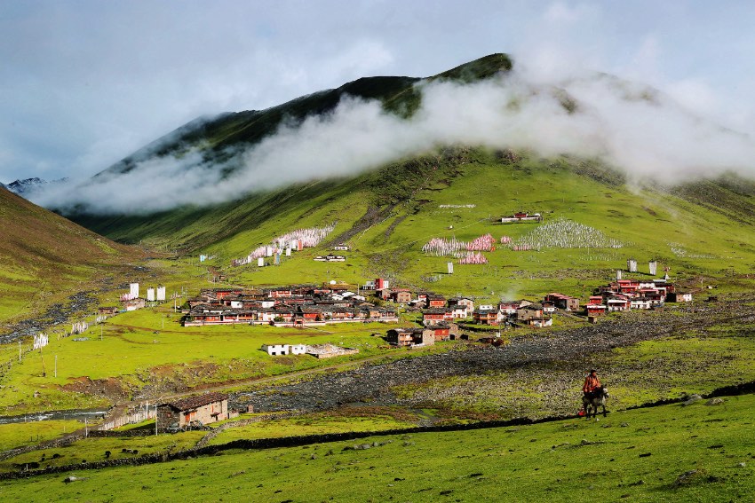 A glimpse of 2023 China Sichuan Danba Jiarong Tibetan Folk Festival