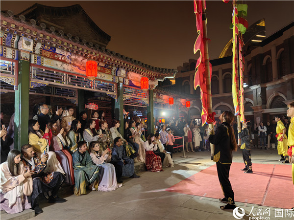 Foreign journalists explore enchanting folk customs in N China's Tianjin