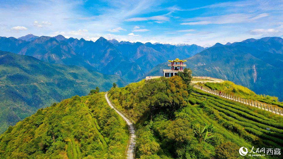 Spectacular landscapes along Xizang section of China's longest national highway