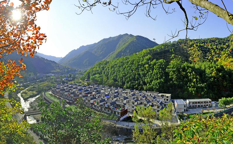 Village in NW China's Shaanxi transforms into thriving tourist resort by harnessing natural resources