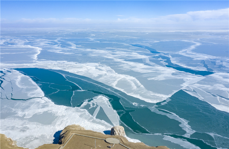 In pics: Qinghai Lake in winter offers a stunning view