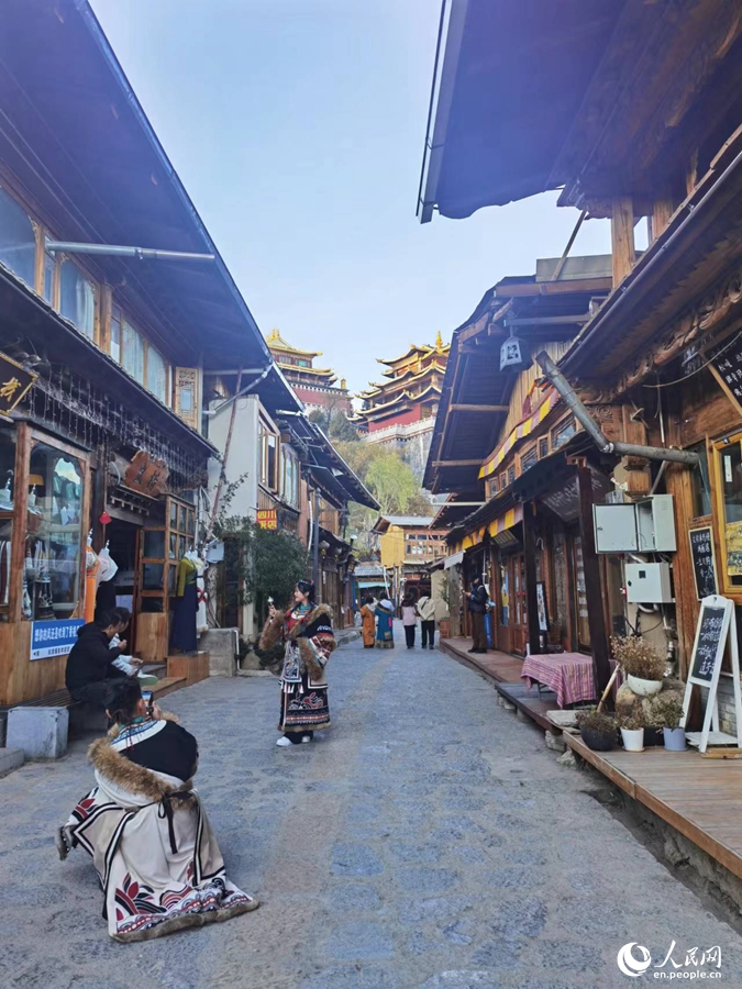 Exploring the ancient town of Dukezong in Shangri-La