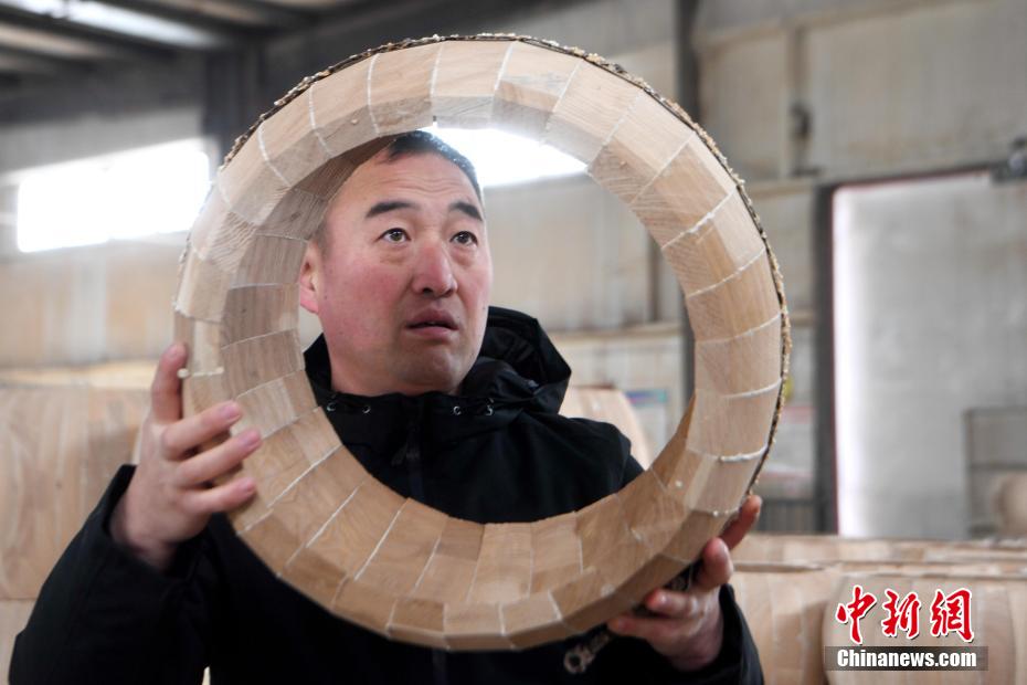 Master of Chinese drums spreads his craft to the world