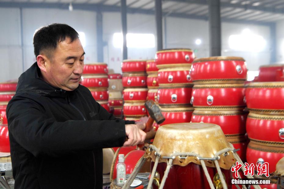 Master of Chinese drums spreads his craft to the world