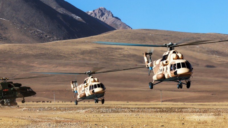 Helicopters in field flight training