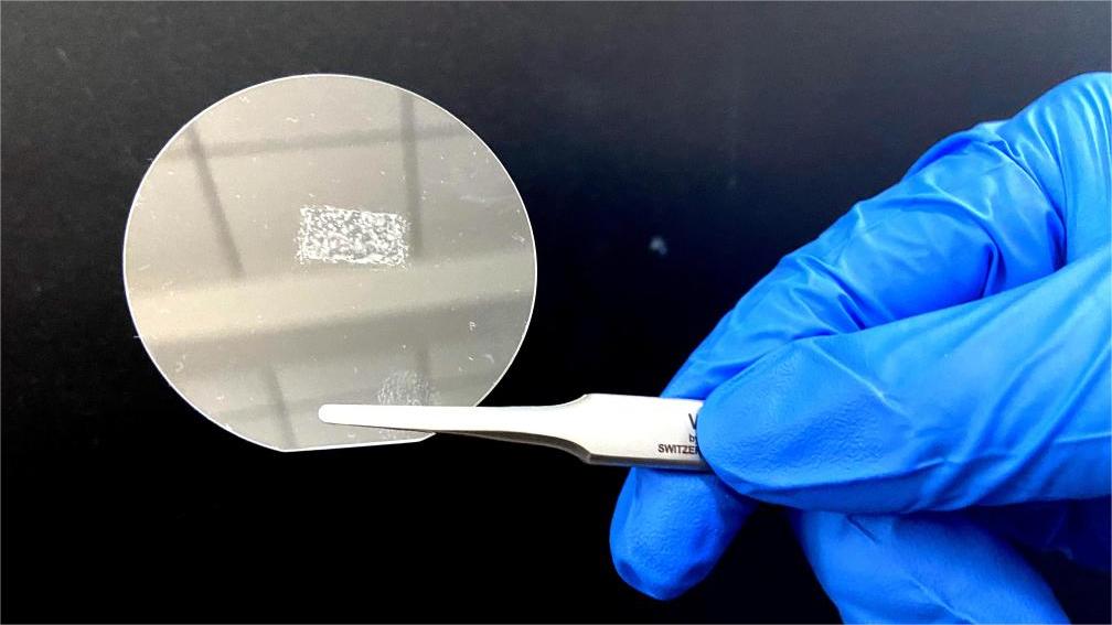 Chinese scientists invent ultrathin optical crystal for next-generation laser tech