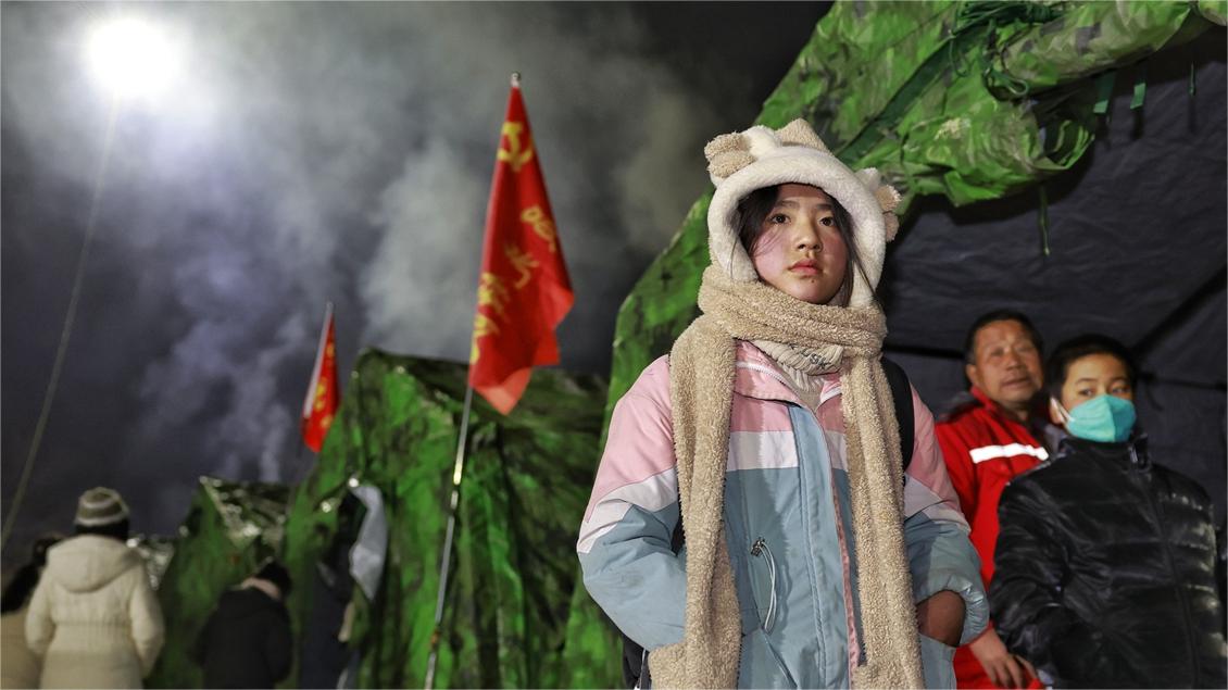 Hot food and warm tents: how affected residents in Gansu get through first night after earthquake