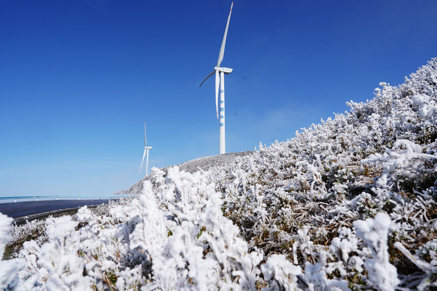 Beautiful scenery after snowfall at Jiucaiping scenic spot, SW China's Guizhou