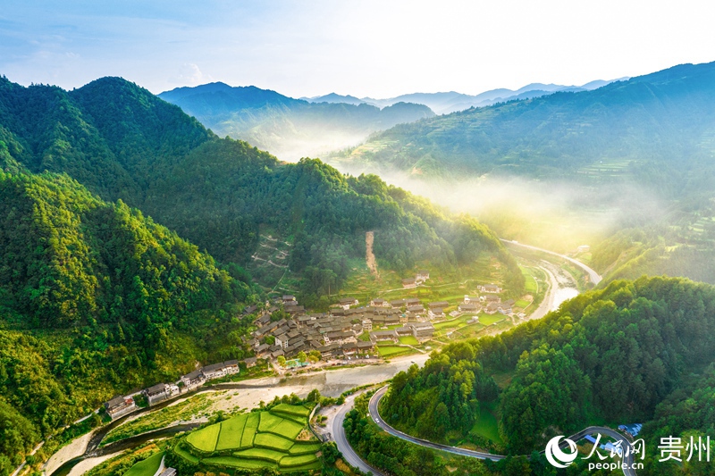 Splendid scenery of SW China's Guizhou in four seasons