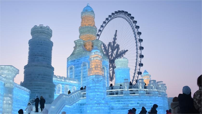 A glimpse into winter fun in China's 'ice city' Harbin