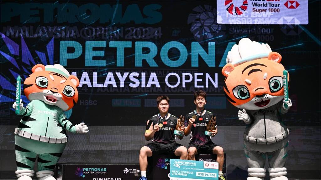 Chinese shuttlers claim two titles at 2024 Malaysia Open