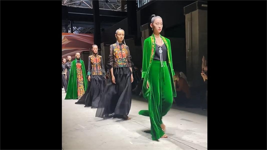Trending in China | Traditional Chinese fabric regains its shine in modern fashion