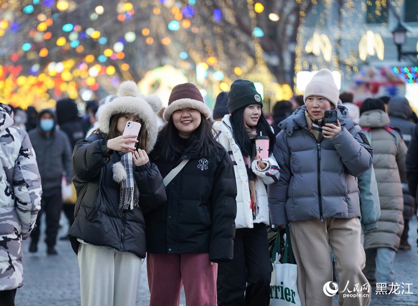 In pics: Tourists enjoy themselves in Harbin, NE China's Heilongjiang