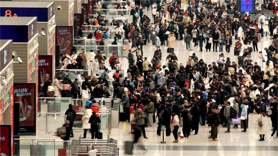 China's railways handle over 300 mln passenger trips in festival travel rush