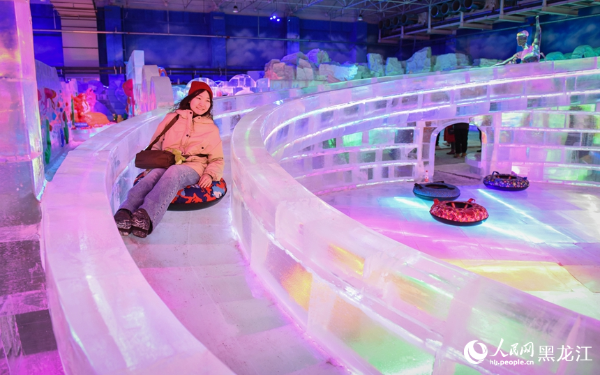 Ice and snow art gallery captivates tourists in NE China's Harbin