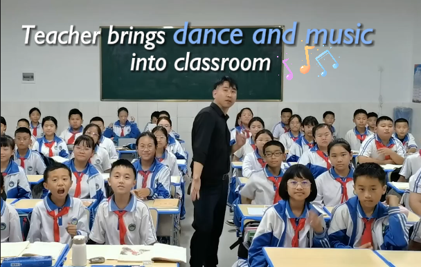 Teacher brings dance and music into classroom, netizens amazed