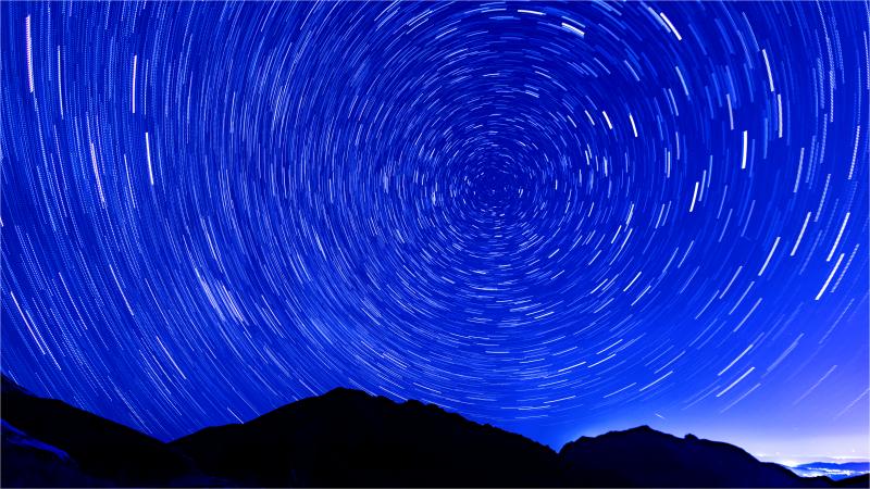 Breathtaking views of starry night sky over Laji Mountain, NW China's Qinghai