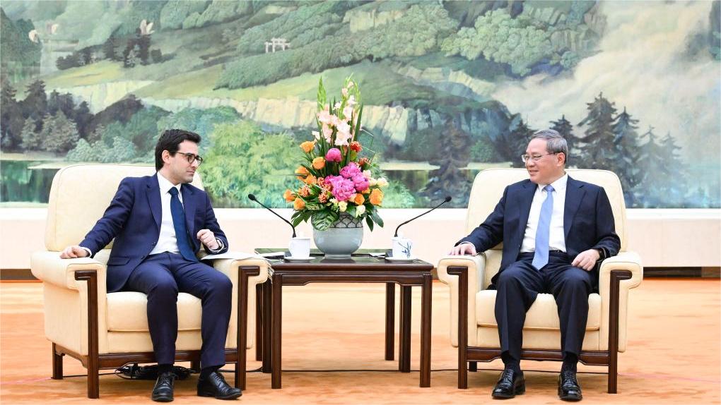 Chinese premier meets French FM in Beijing