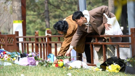 Chinese people embrace eco-friendly, open attitude toward death