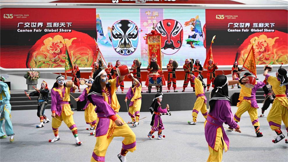 Artists perform Yingge Dance during 135th Canton Fair in Guangzhou, S China's Guangdong
